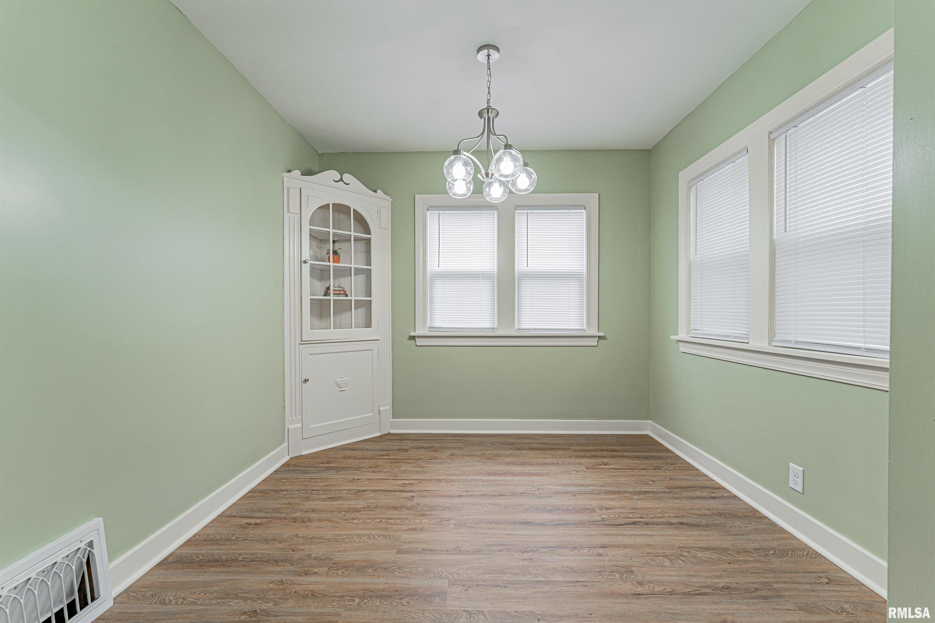 1721 West Gilbert Avenue Peoria, IL 61604 - Photo 11 of 36