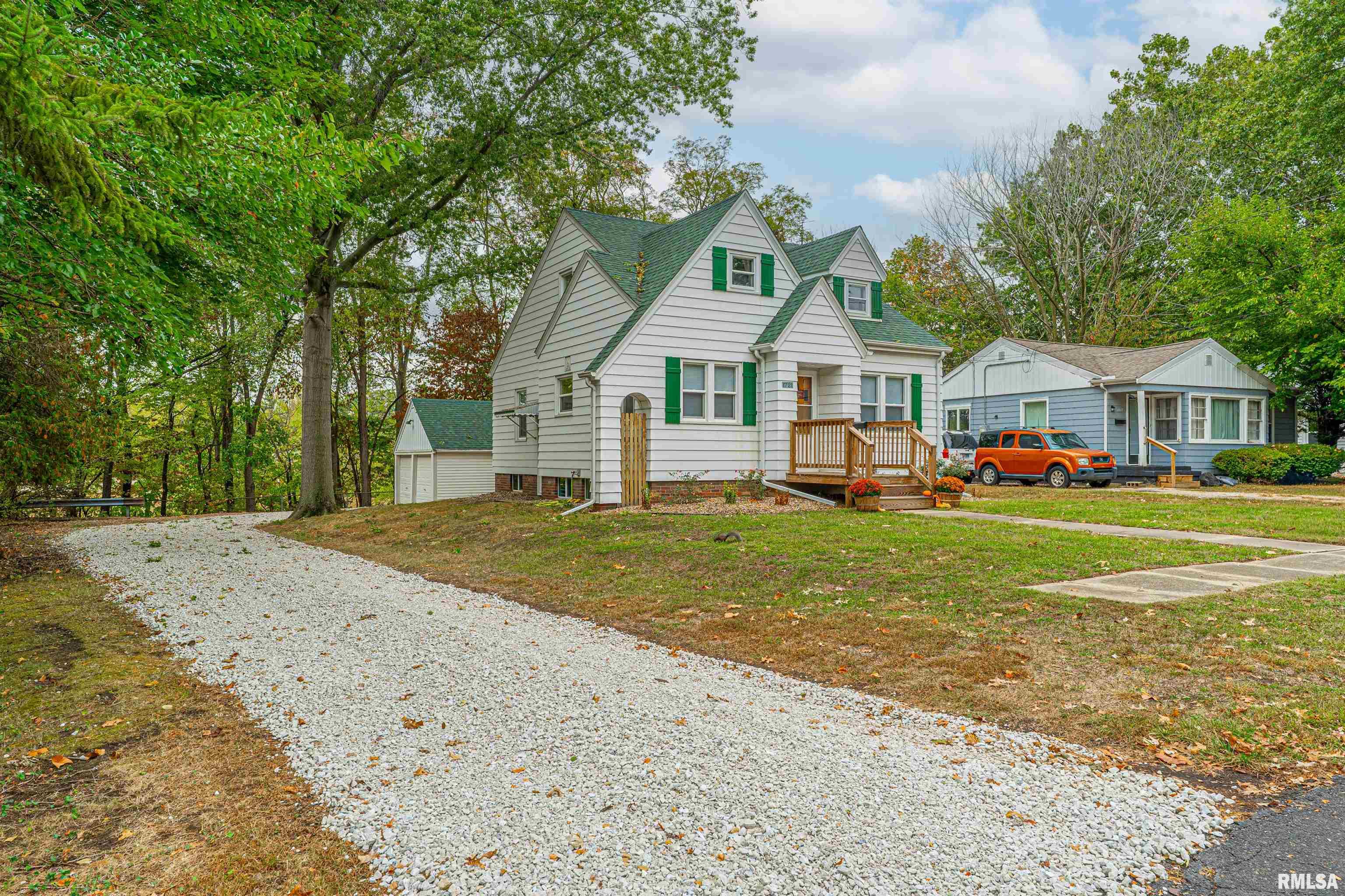 1721 West Gilbert Avenue Peoria, IL 61604 - Photo 2 of 36