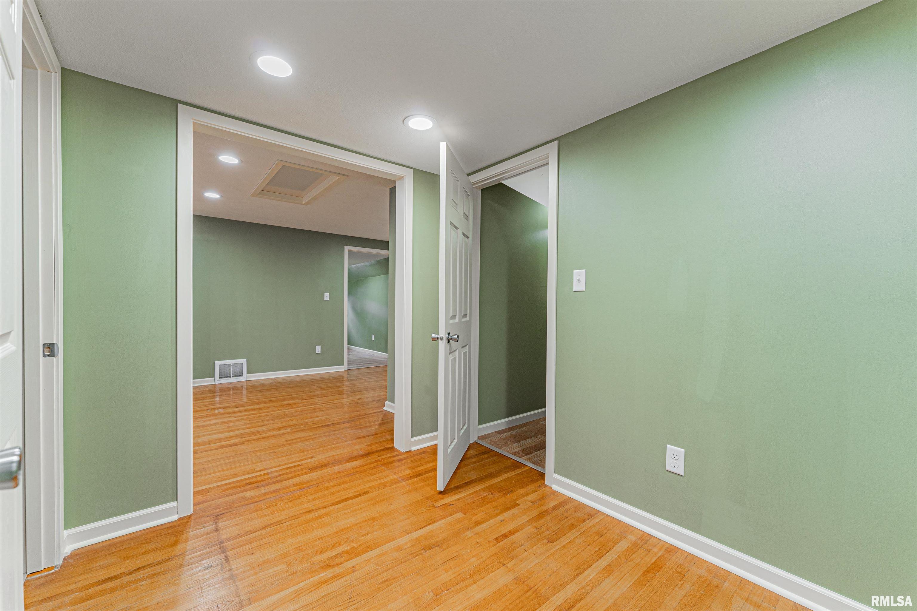 1721 West Gilbert Avenue Peoria, IL 61604 - Photo 21 of 36