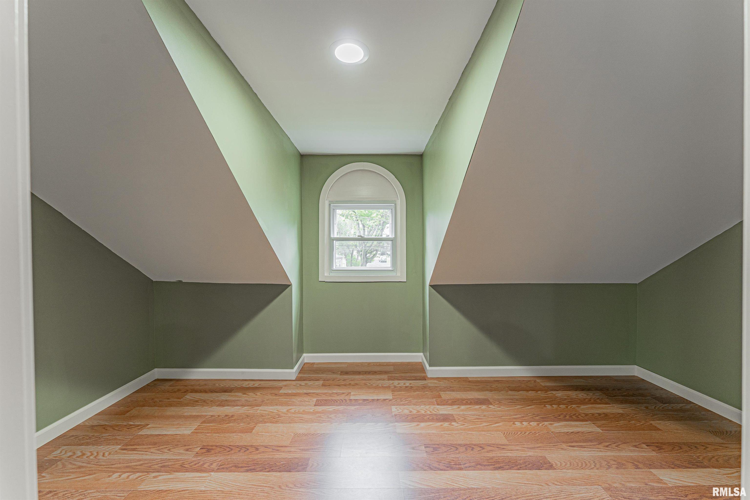 1721 West Gilbert Avenue Peoria, IL 61604 - Photo 24 of 36