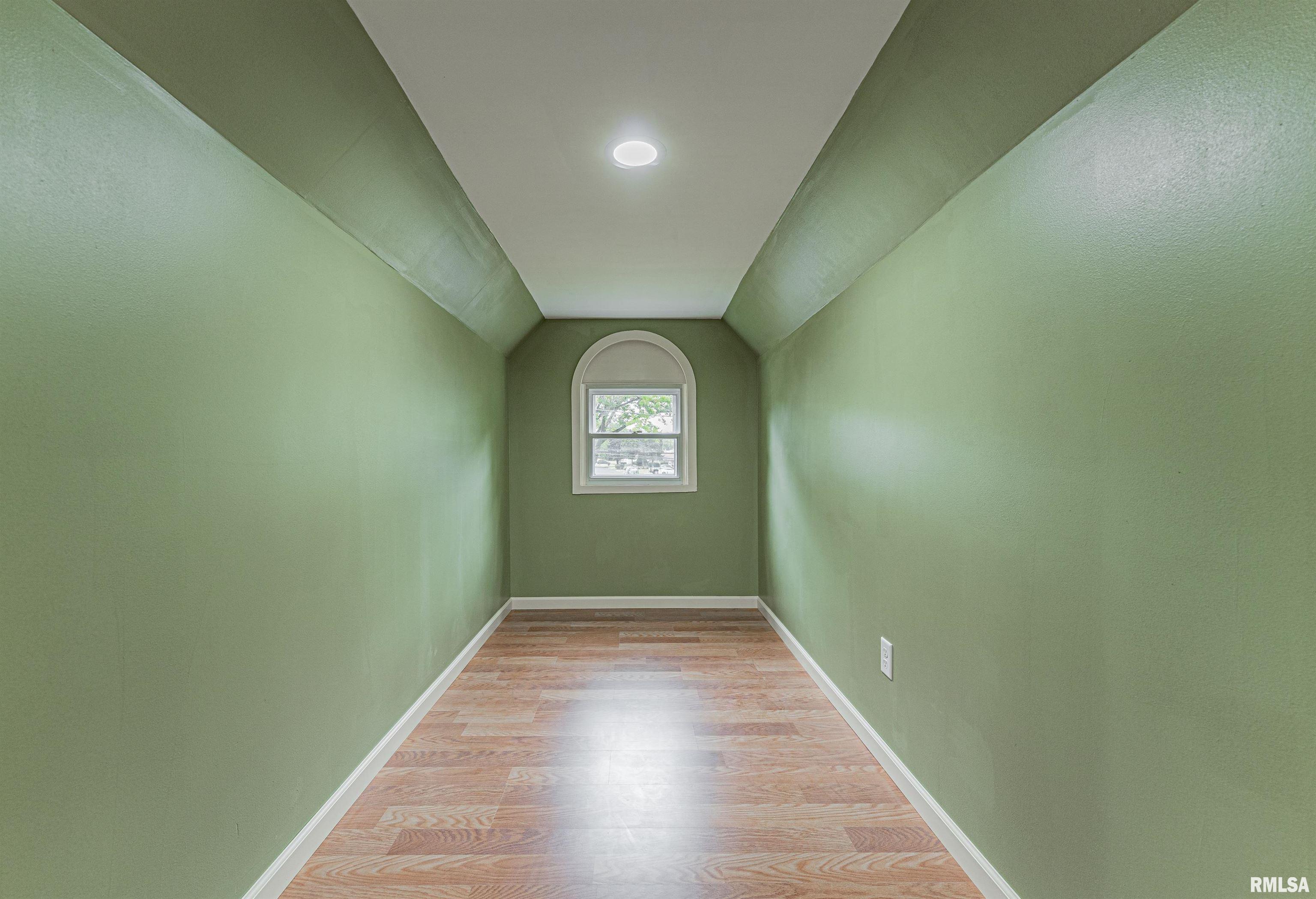 1721 West Gilbert Avenue Peoria, IL 61604 - Photo 25 of 36