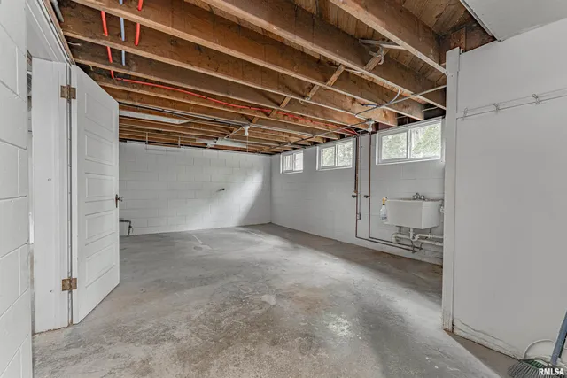 $129,900 | 1721 West Gilbert Avenue, Peoria, IL 61604