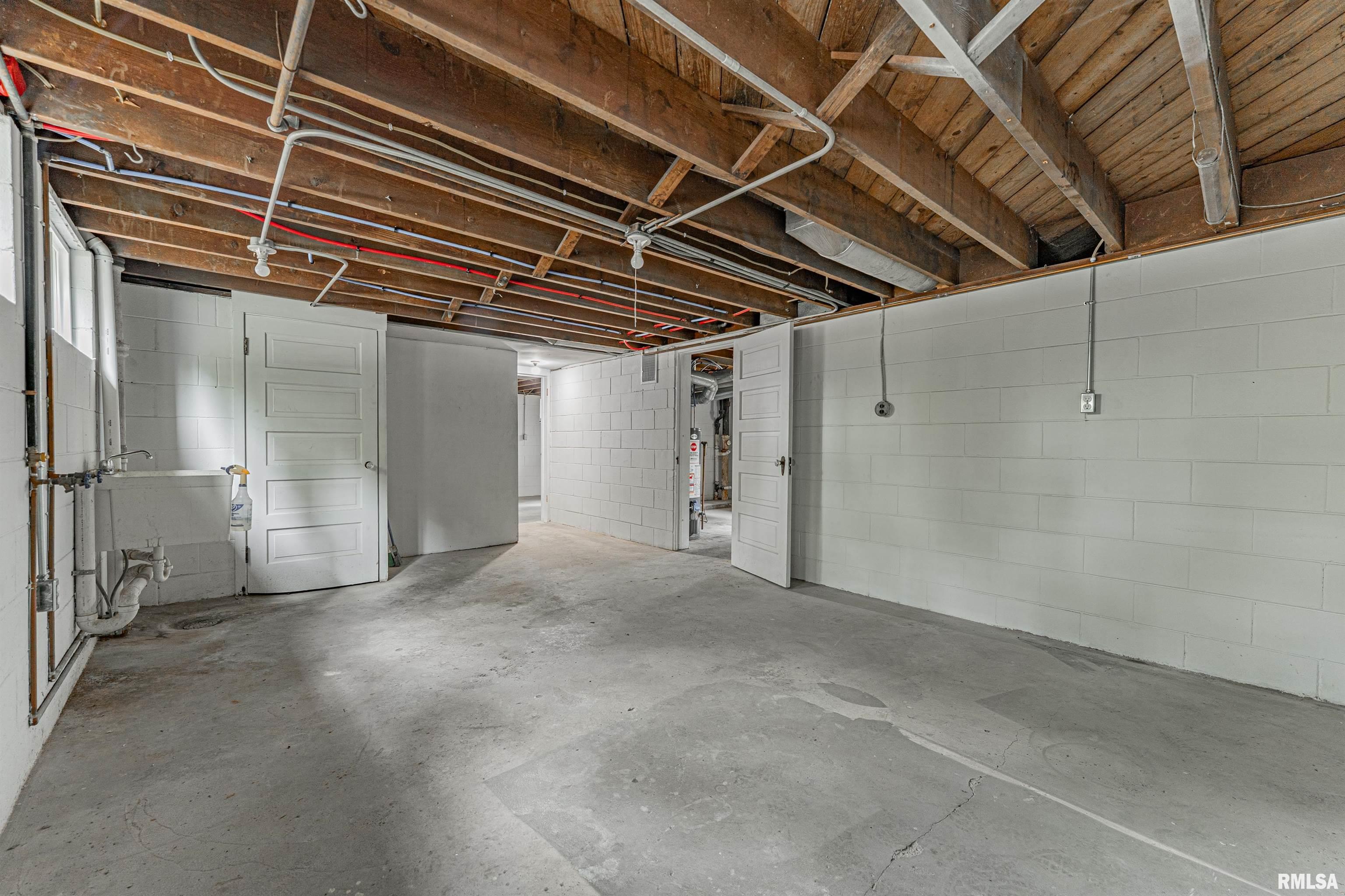 1721 West Gilbert Avenue Peoria, IL 61604 - Photo 27 of 36