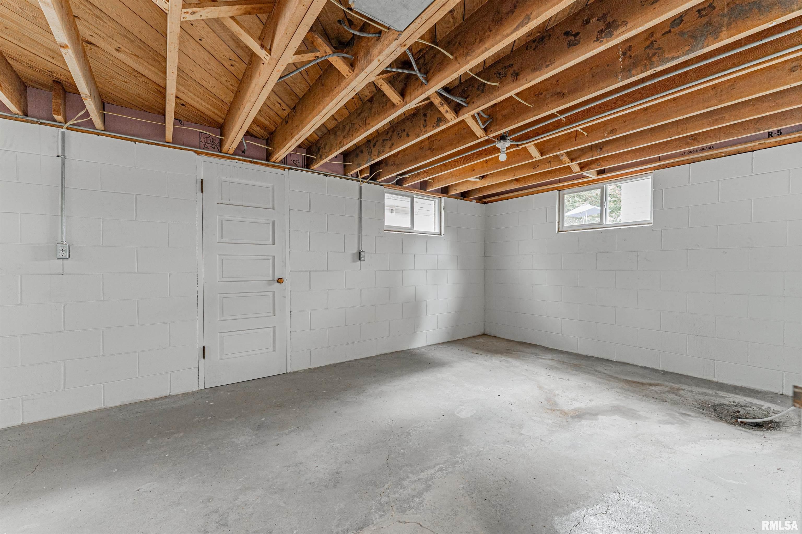 1721 West Gilbert Avenue Peoria, IL 61604 - Photo 30 of 36