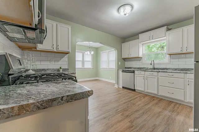 $129,900 | 1721 West Gilbert Avenue, Peoria, IL 61604