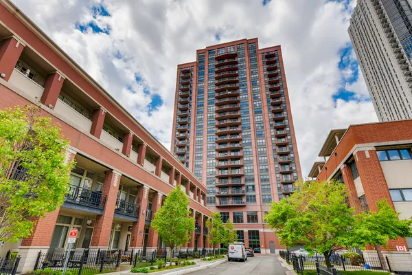 $500,000 | 330 North Jefferson Street, Unit 1805, Chicago, IL 60661
