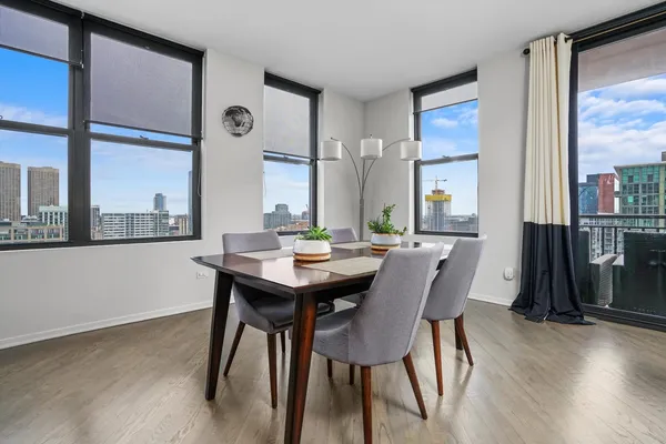 $500,000 | 330 North Jefferson Street, Unit 1805, Chicago, IL 60661