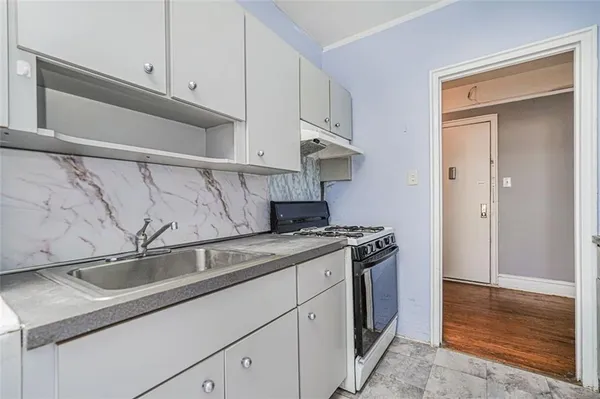 $329,998 | 100 Avenue P, Unit 4K | Gravesend