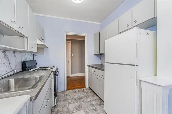 $329,998 | 100 Avenue P, Unit 4K | Gravesend