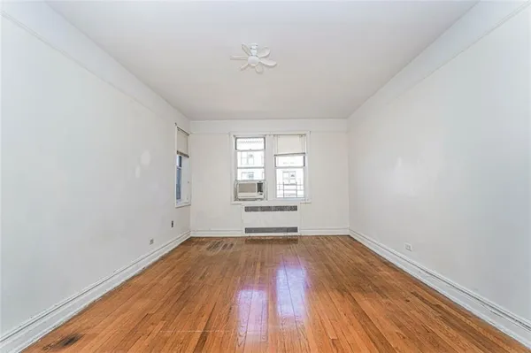 $329,998 | 100 Avenue P, Unit 4K | Gravesend