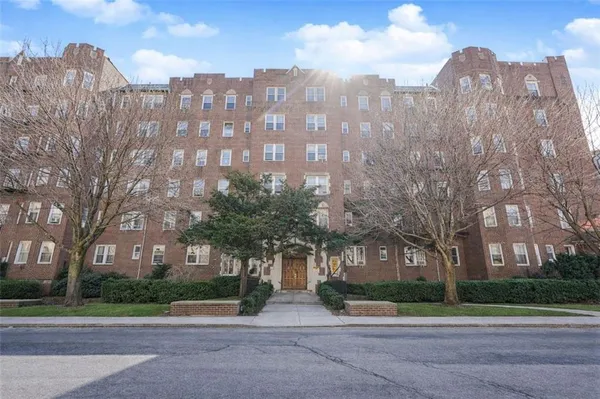 $329,998 | 100 Avenue P, Unit 4K | Gravesend