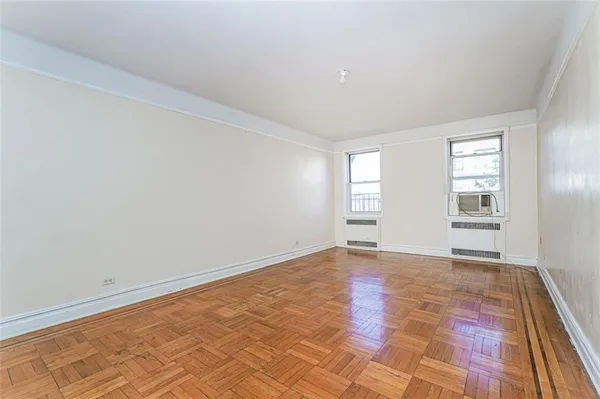 $329,998 | 100 Avenue P, Unit 4K | Gravesend
