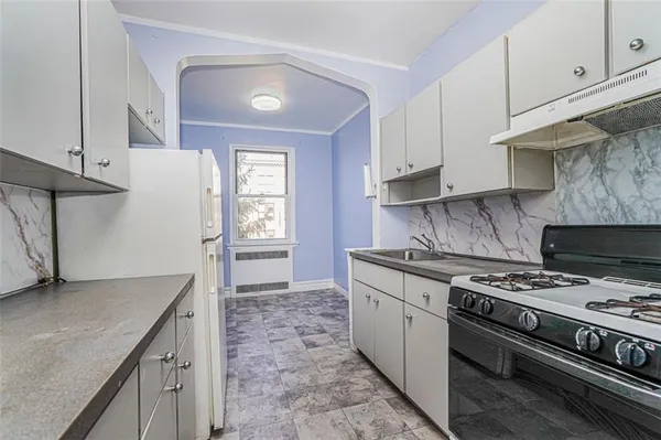 $329,998 | 100 Avenue P, Unit 4K | Gravesend