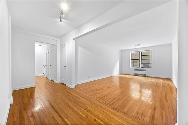$440,000 | 1180 Ocean Parkway, Unit 4E | Midwood