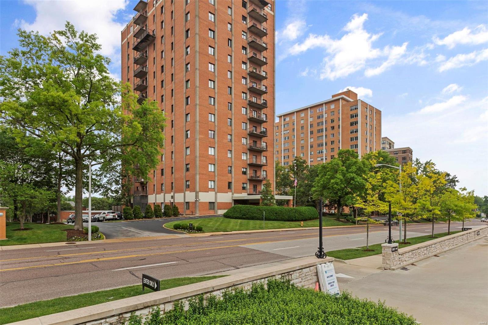 816 South Hanley Road, Unit 5B Clayton, MO 63105 - Photo 1 of 40 Gallery Image 1