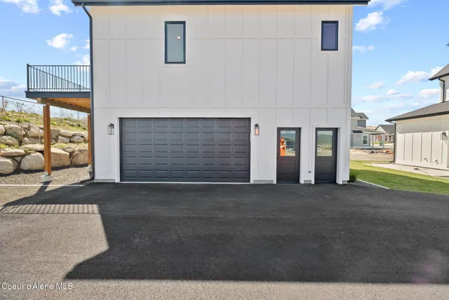 $1,100,000 | 3494 Blaze Loop, Post Falls, ID 83854