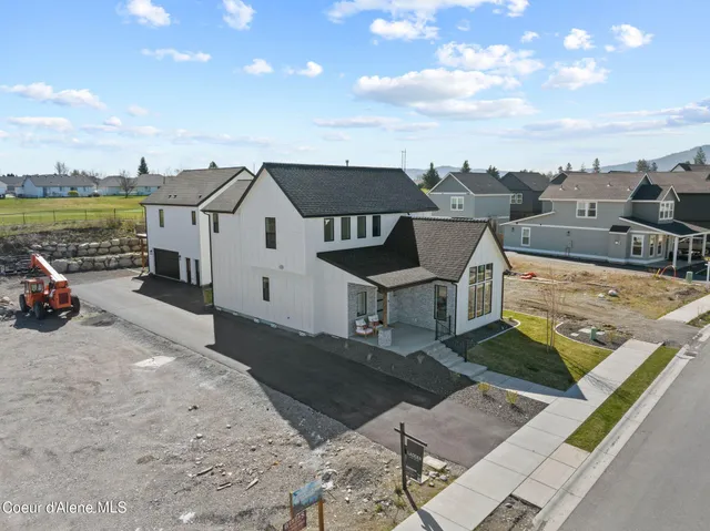 $1,100,000 | 3494 Blaze Loop, Post Falls, ID 83854