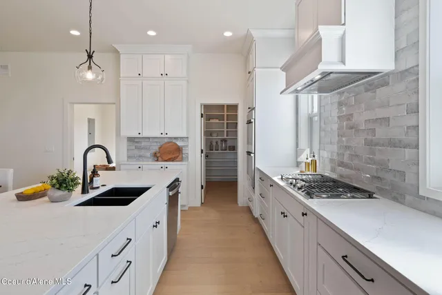 $1,100,000 | 3494 Blaze Loop, Post Falls, ID 83854