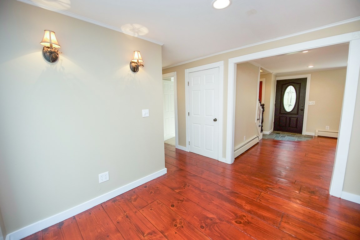 215 S Road Fremont, NH 03044 - Photo 8 of 32