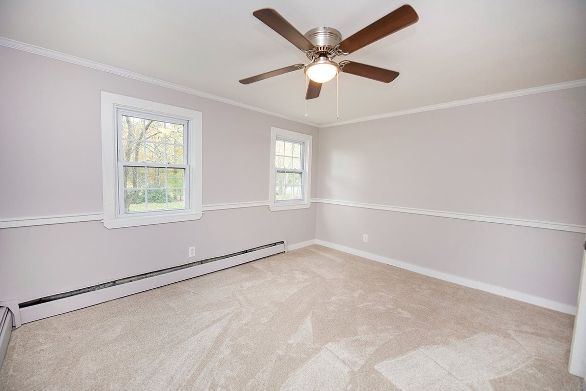 215 S Road Fremont, NH 03044 - Photo 10 of 32