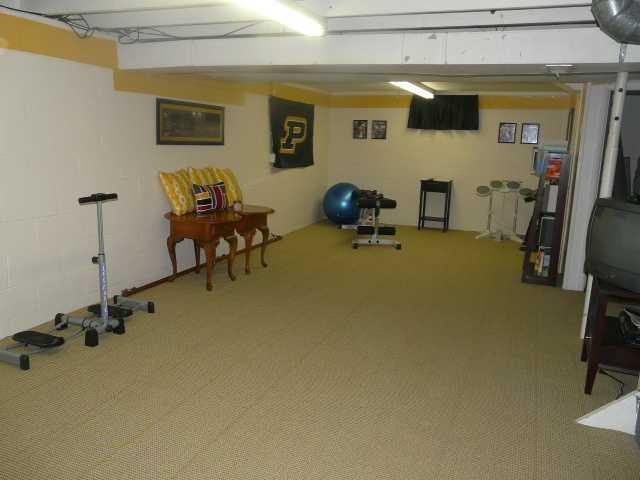 633 South Center Street Pendleton, IN 46064 - Photo 6 of 14 Gallery Image 6