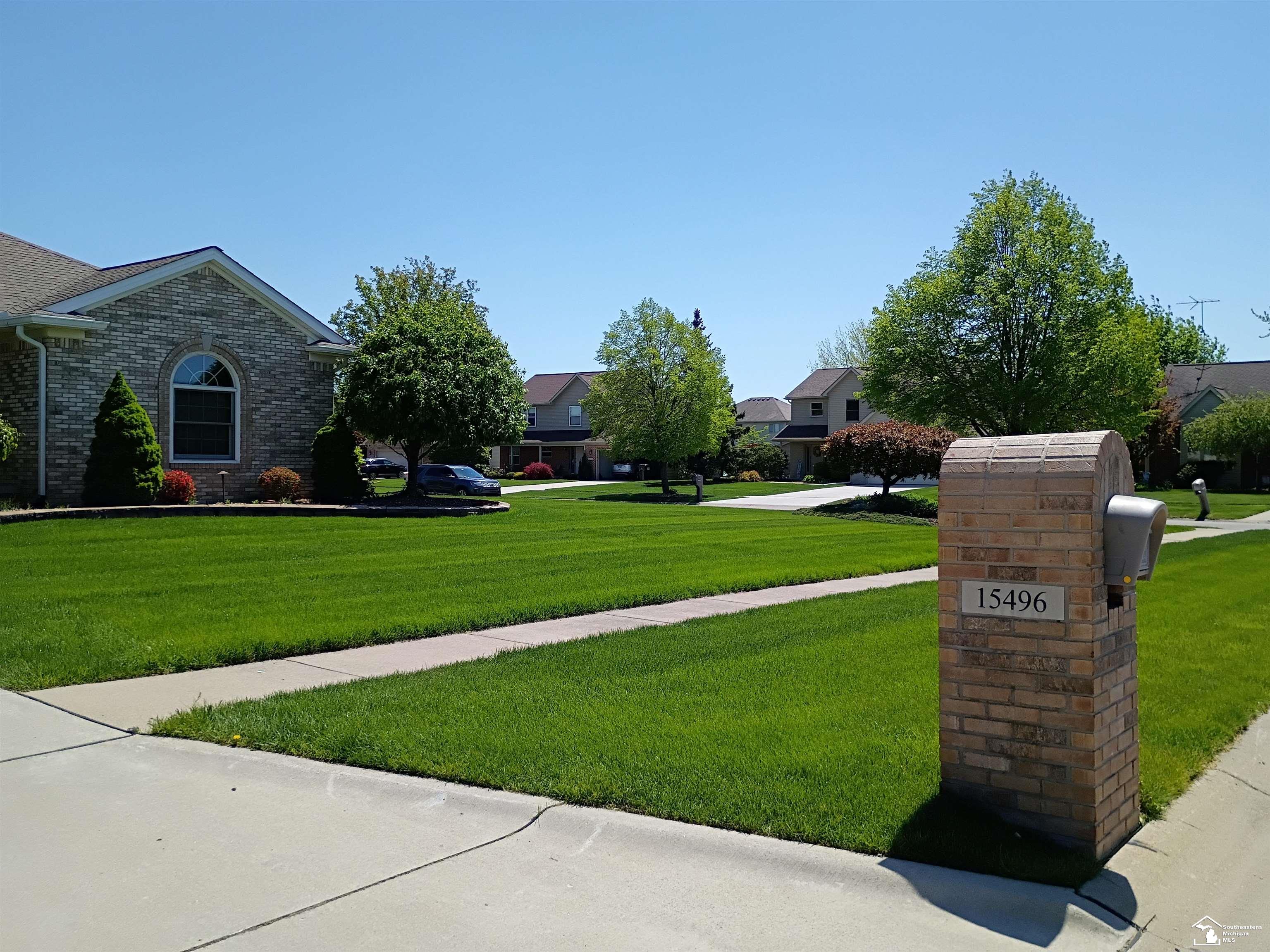 15496 Rutherford Boulevard Monroe, MI 48161 - Photo 5 of 60