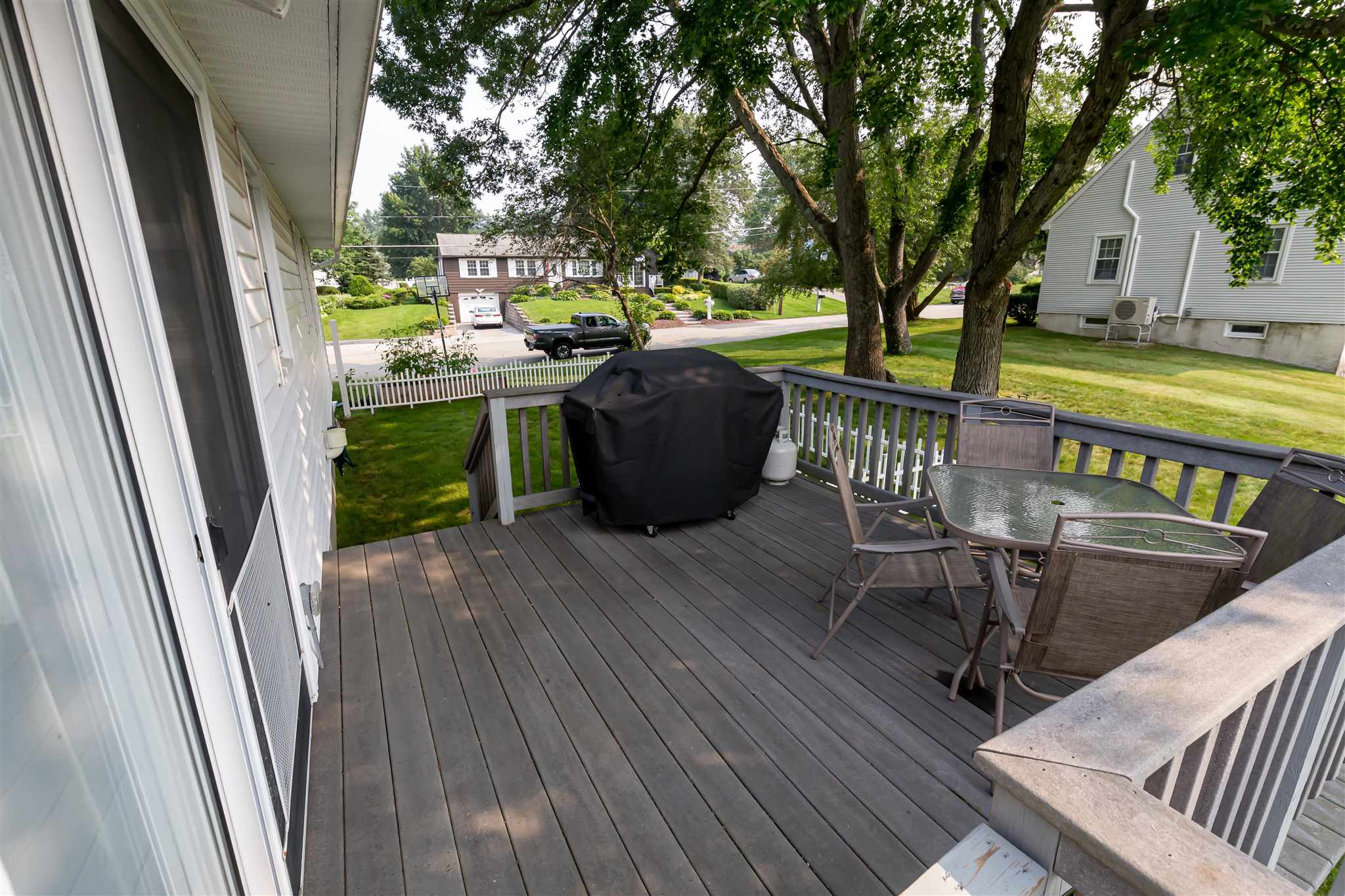 9 Comanche Street Nashua, NH 03063 - Photo 6 of 25 Gallery Image 6
