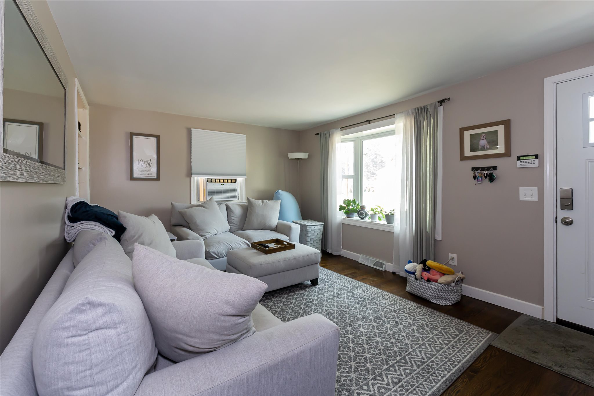 9 Comanche Street Nashua, NH 03063 - Photo 7 of 25 Gallery Image 7