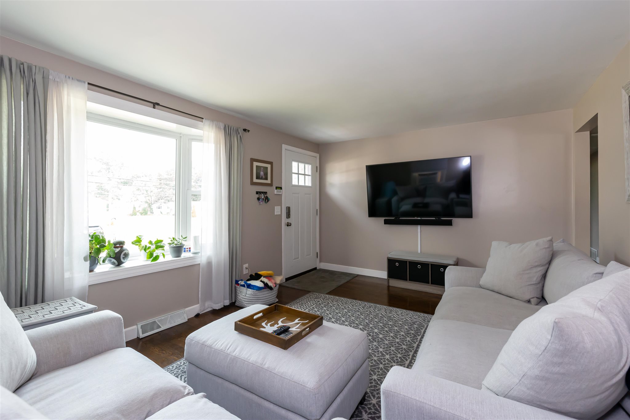 9 Comanche Street Nashua, NH 03063 - Photo 10 of 25 Gallery Image 10
