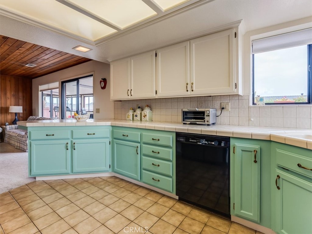 249 Margo Way Pismo Beach, CA 93449 - Photo 10 of 37