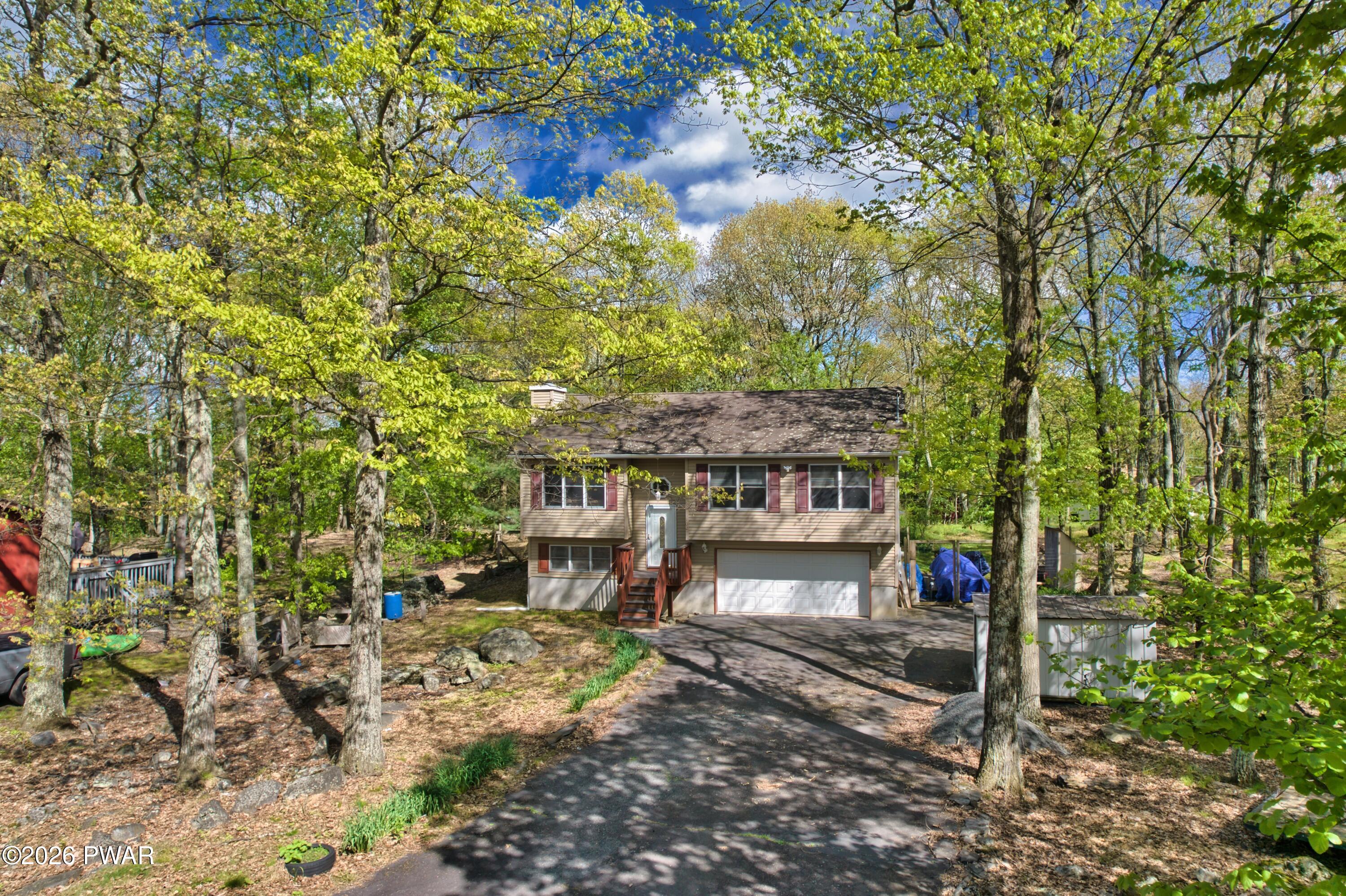 102 Autumn Road Dingmans Ferry, PA 18328 - Photo 4 of 44