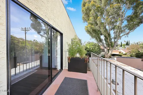 $895,000 | 125 West Mountain Street, Unit 314, Glendale, CA 91202