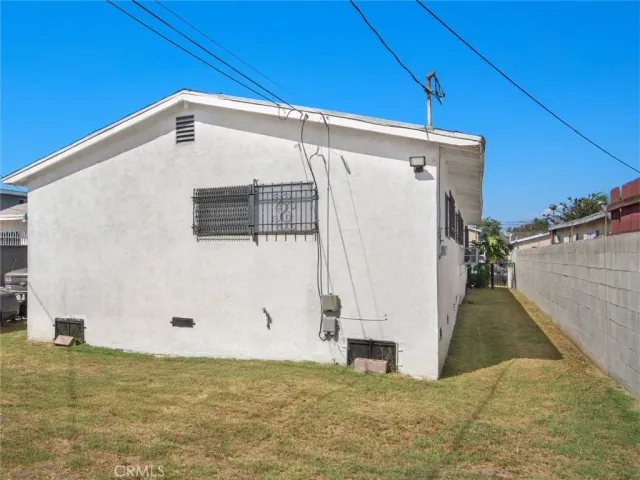 a view of a front of house with stairs