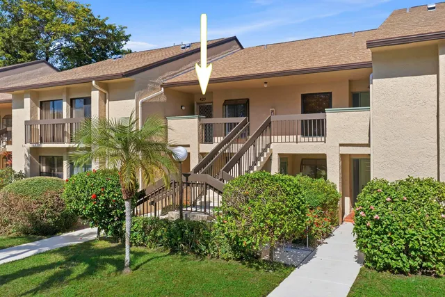 $240,000 | 5121 Oakhill Lane, Unit 423, Delray Beach, FL 33484