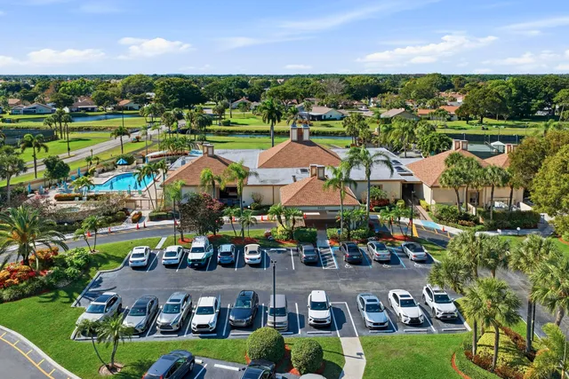 $240,000 | 5121 Oakhill Lane, Unit 423, Delray Beach, FL 33484