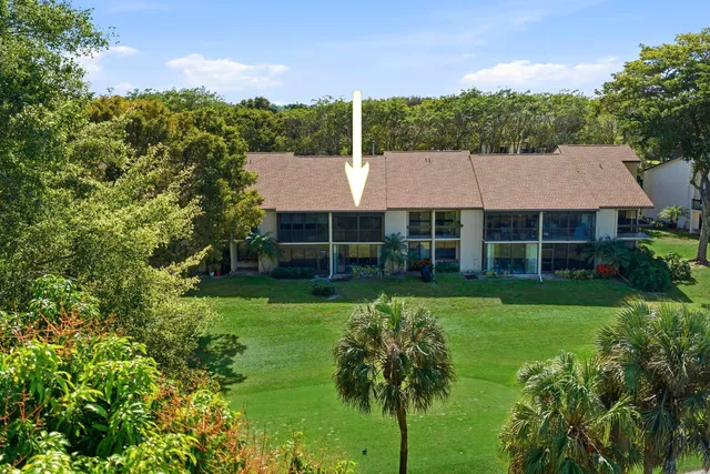 $240,000 | 5121 Oakhill Lane, Unit 423, Delray Beach, FL 33484