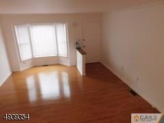 7 Sycamore Road Middlesex, NJ 08846 - Photo 3 of 17 Gallery Image 3