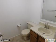 7 Sycamore Road Middlesex, NJ 08846 - Photo 9 of 17 Gallery Image 9