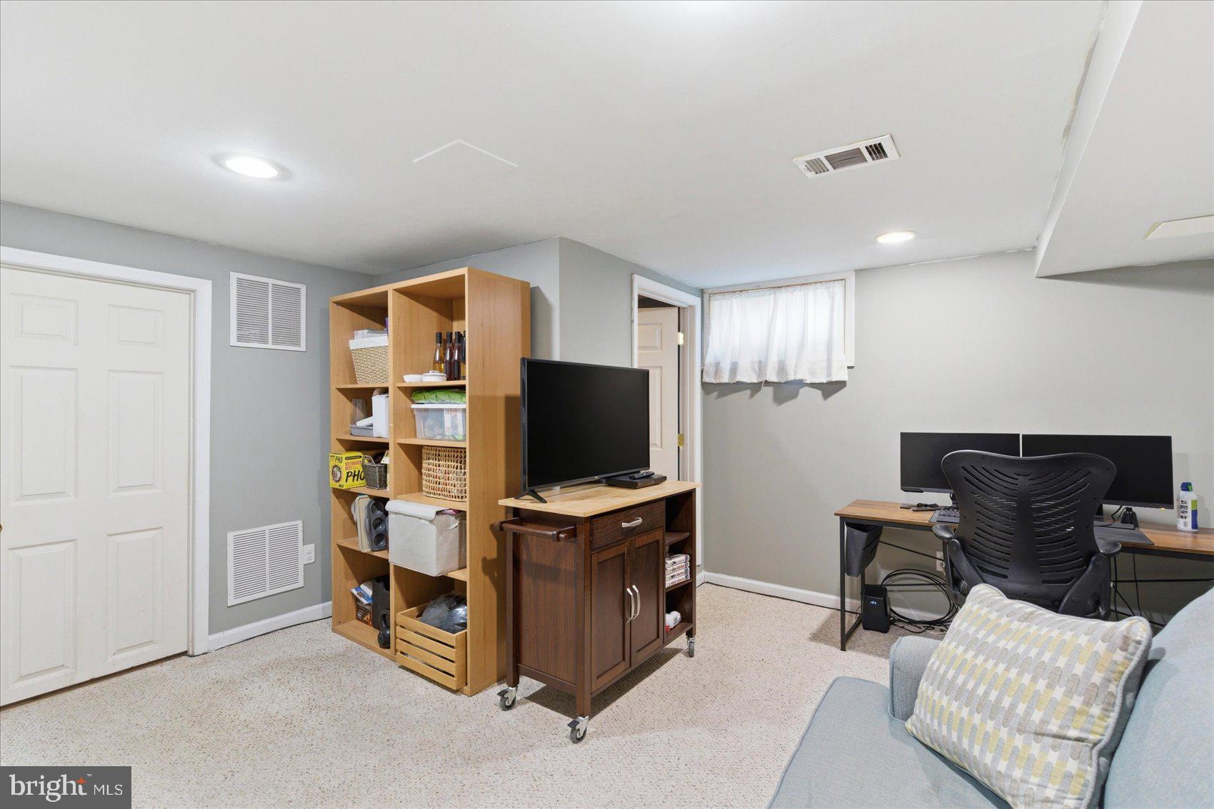 8336 Edgedale Road Baltimore, MD 21234 - Photo 27 of 32 Gallery Image 27
