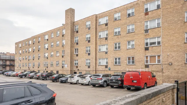$1,500 | 6161 North Hoyne Avenue, Unit 405, Chicago, IL 60659