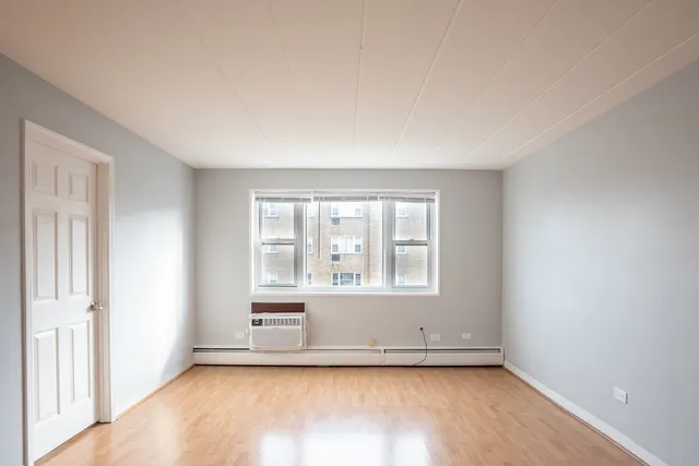 $1,500 | 6161 North Hoyne Avenue, Unit 405, Chicago, IL 60659