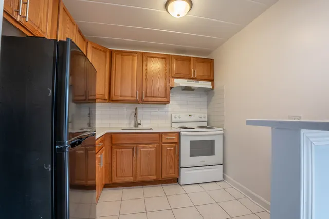 $1,500 | 6161 North Hoyne Avenue, Unit 405, Chicago, IL 60659