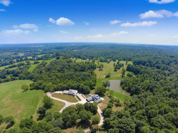 $1,700,000 | 236 Tom Corwin Road, Wellston, OH 45692