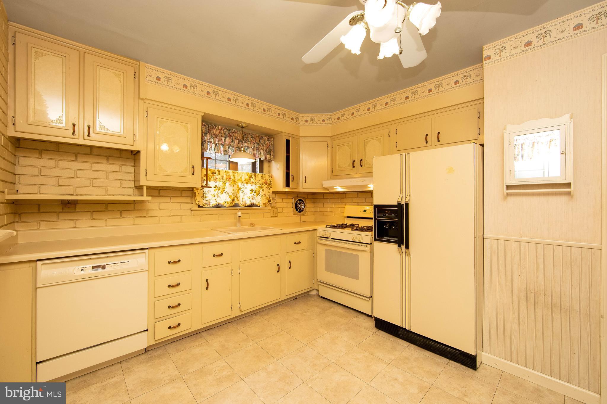 107 Meadowlark Road Stratford, NJ 08084 - Photo 10 of 34