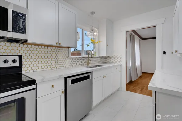 $399,950 | 1216 South 37th Street, Tacoma, WA 98418
