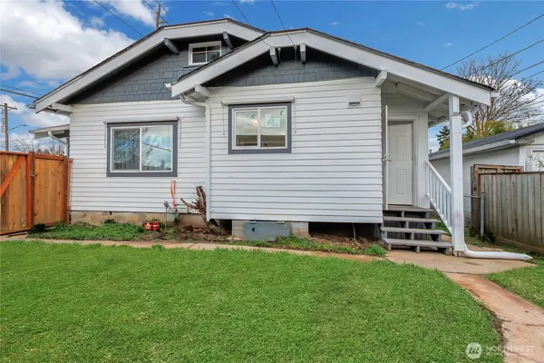 $399,950 | 1216 South 37th Street, Tacoma, WA 98418