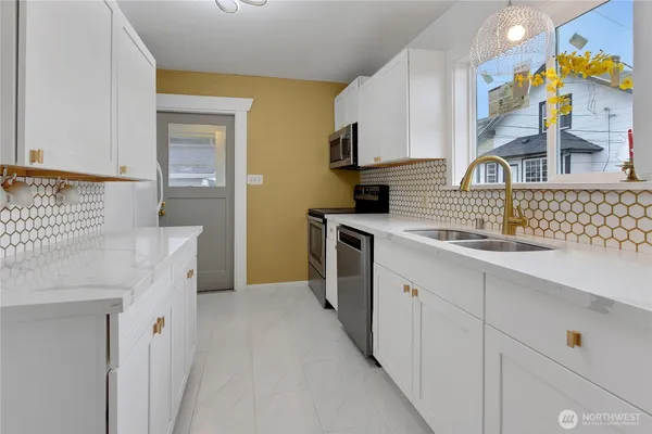 $399,950 | 1216 South 37th Street, Tacoma, WA 98418