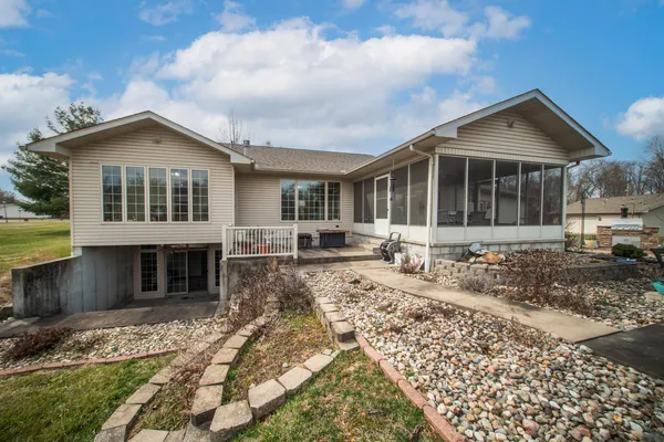 $595,000 | 1016 Michael Lane, West Frankfort, IL 62896