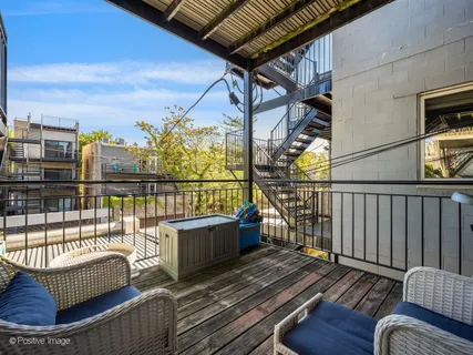 $450,000 | 2431 West Walton Street, Unit 2, Chicago, IL 60622