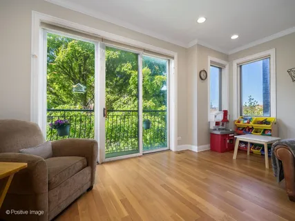 $450,000 | 2431 West Walton Street, Unit 2, Chicago, IL 60622